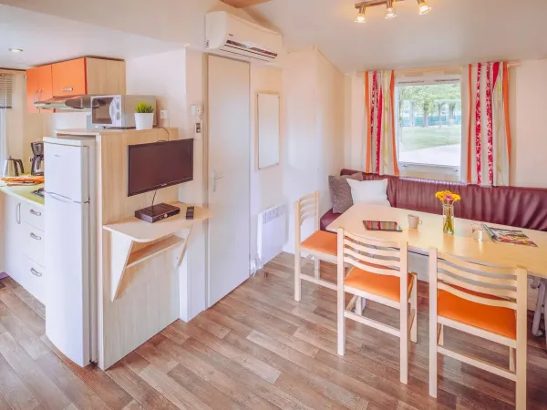 Das Roan Comfort Plus Relax-Wohnzimmer mit gemütlicher Essecke.