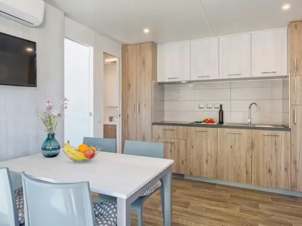 Das Wohnzimmer der Roan Premium Lounge.