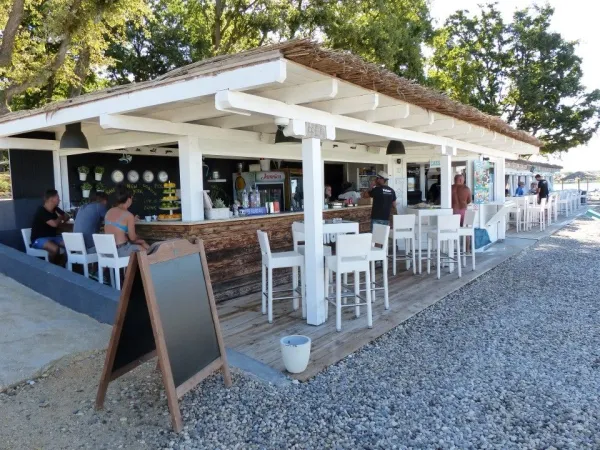 Strandbar auf dem Campingplatz Roan Bijela Uvala.