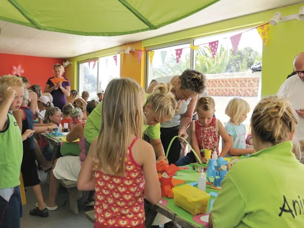 Kinderaktivitäten auf dem Campingplatz Domaine Noguière in Roan.