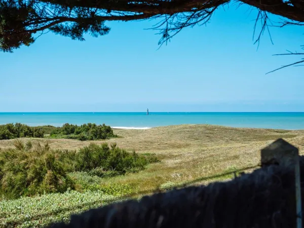 Meerblick in der Nähe des Roan-Campingplatzes La Dune Des Sables.