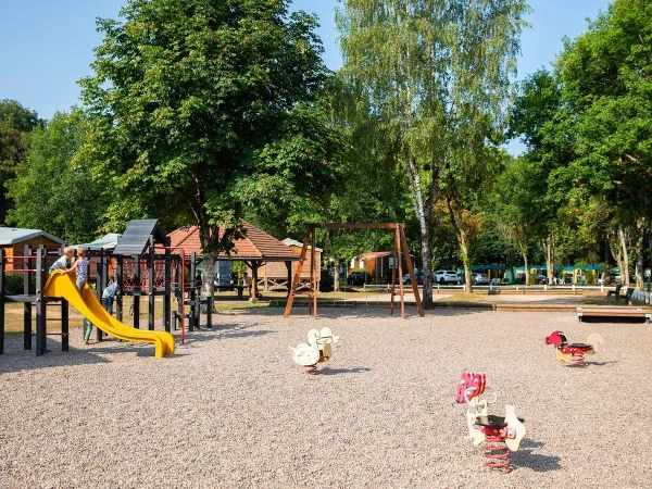 Spielplatz auf dem Campingplatz Roan de Bonnal.