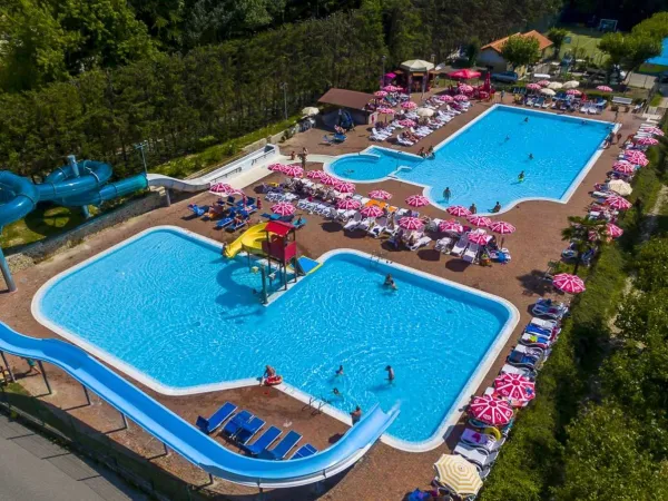 Übersicht Schwimmbad auf dem Roan Campingplatz Belvedere.