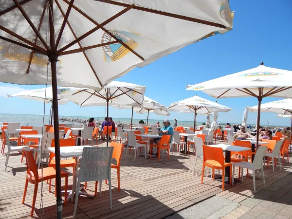 Strandterrasse auf dem Campingplatz Roan Pra'delle Torri.