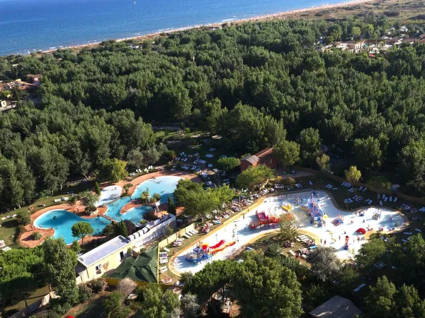 Der Poolkomplex auf dem Campingplatz Roan Serignan Plage.