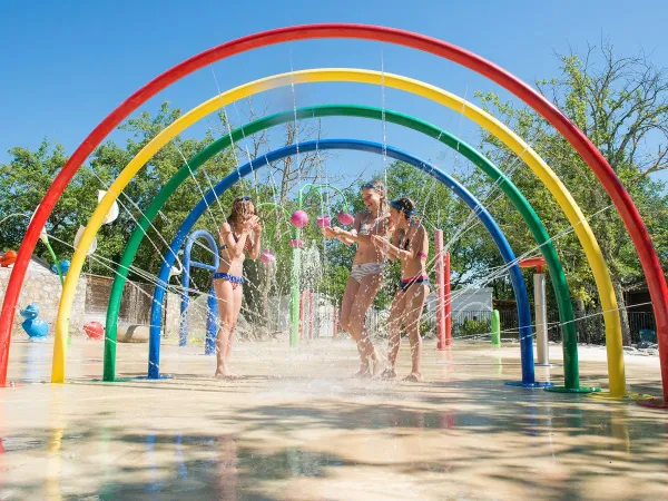 Wasserspielplatz auf dem Campingplatz Roan Le Ranc Davaine.