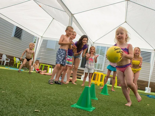 Spiele zur Unterhaltung auf dem Campingplatz Roan Le Ranc Davaine.