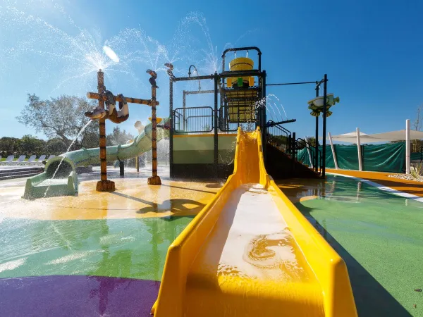 Wasserspielplatz auf dem Roan Camping Polari.