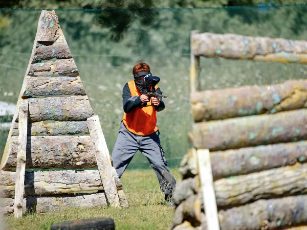 Paintballing in der Umgebung des Roan Camping Polari.