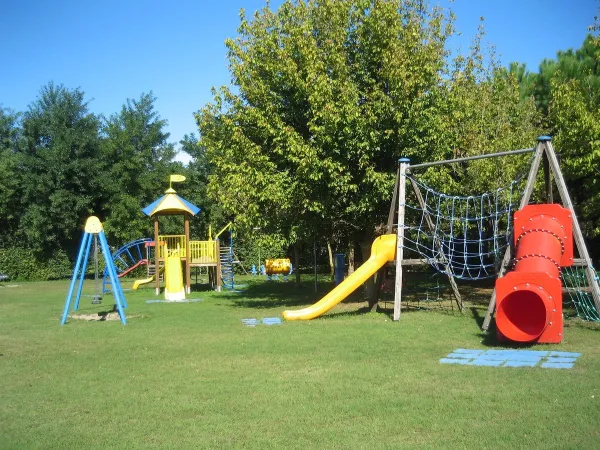 Spielplatz auf dem Roan Campingplatz Tahiti.