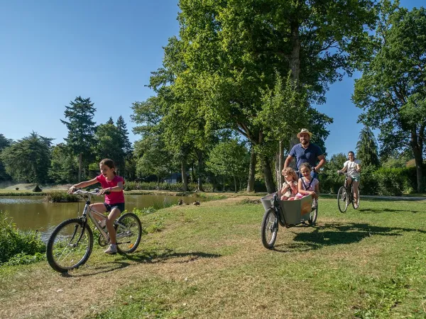 Radfahren rund um den Roan Camping des Ormes.