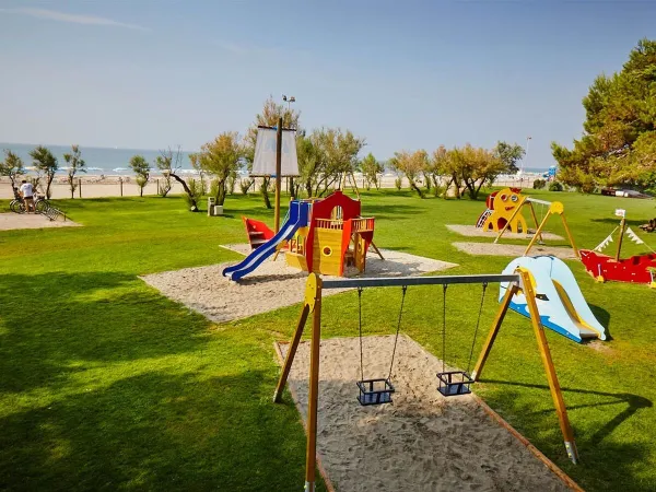 Spielplatz auf dem Campingplatz Roan Mediterraneo.