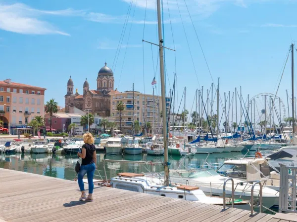 Der Hafen von Frejus in der Nähe von Roan camping Domaine Noguière.