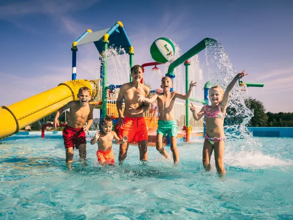 Der Wasserspielplatz auf dem Roan Camping De Schatberg.