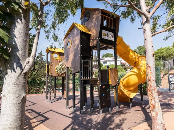 Spielplatz auf dem Roan-Campingplatz Cala Canyelles.