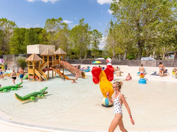 Kleinkinderbecken auf dem Campingplatz Domaine de La Yole in Roan.