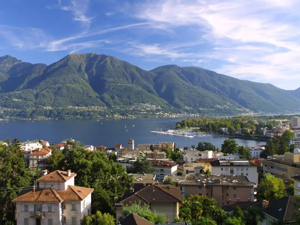 Das Tessin in der Nähe des Roan-Campingplatzes Lido Verbano.