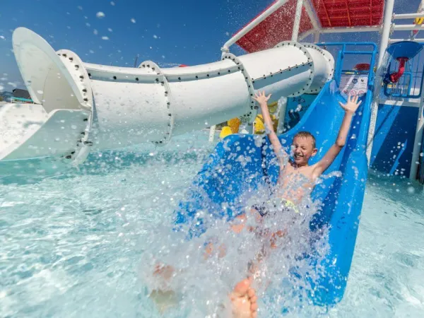 Wasserrutschen im Roan Camping Park Umag.