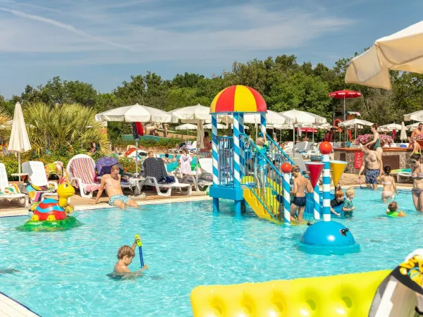 Kinderbecken auf dem Roan Campingplatz Montescudaio.