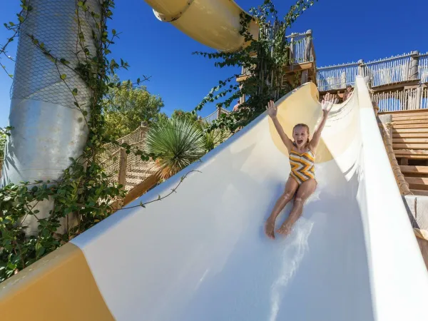 Eine Wasserrutsche auf dem Campingplatz Roan in Serignan Plage.