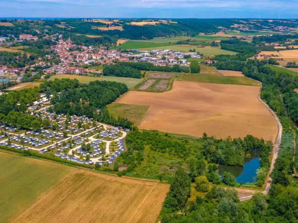 Drohnenaufnahme des Roan Camping de Galaure.