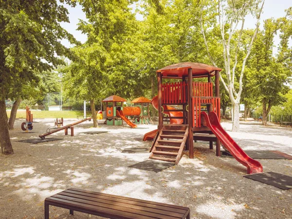 Spielplatz auf dem Roan-Campingplatz Zelena Laguna.