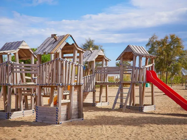 Der Spielplatz auf dem Roan Campingplatz Les Dunes.