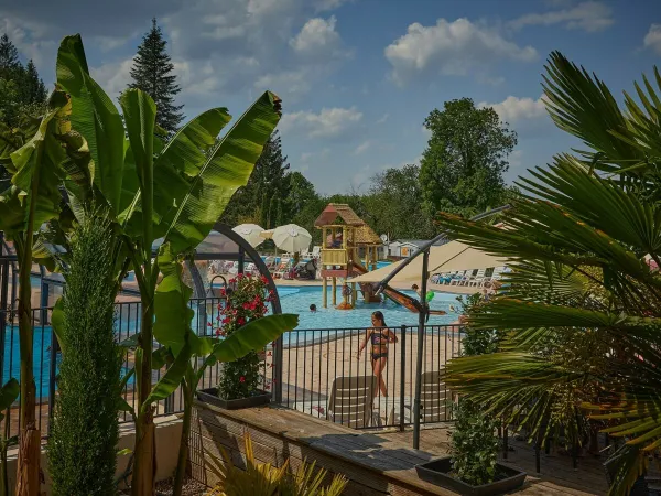 Das Schwimmbad auf dem Campingplatz Roan Le Chêne Gris.