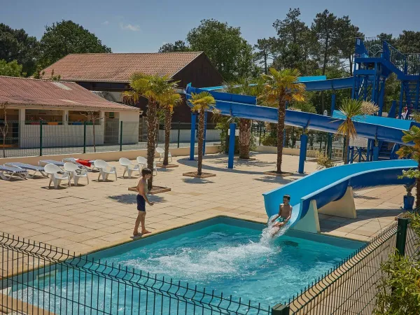 Wasserrutsche auf dem Campingplatz Roan La Clairière.