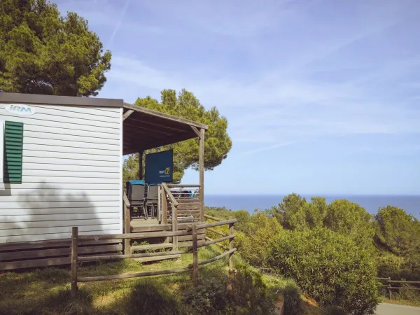 Premium Plus Lounge Unterkunft auf dem Roan Camping Cala Gogo.