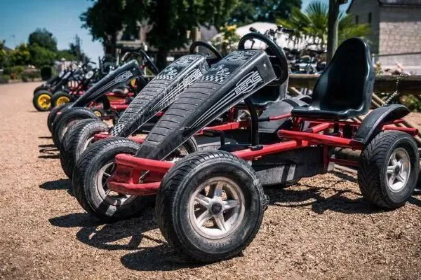 Go-Kart-Verleih auf dem Campingplatz Roan Domaine de La Brèche.