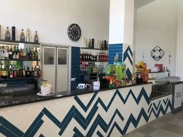 Die Bar auf dem Roan-Campingplatz Del Forte.