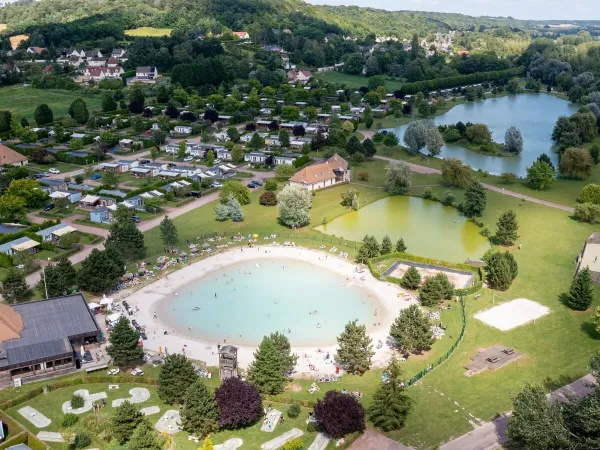 Lagunenpool auf dem Campingplatz Roan La Croix du Vieux Pont.
