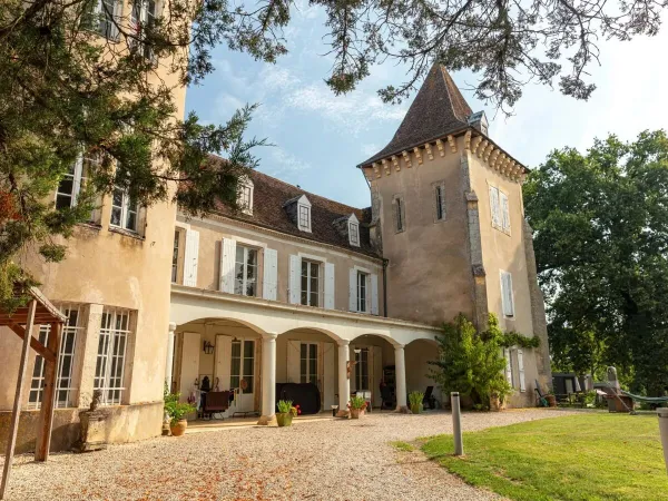 Das Schloss in Roan Camping Château de Fonrives.