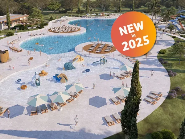 Neuer Poolkomplex im Jahr 2025 mit Rutschen und Planschbecken auf dem Campingplatz Roan in der Ferienanlage Zaton.