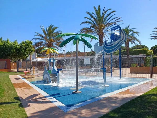 Neuer Wasserpark auf dem Roan Campingplatz Platja Brava.