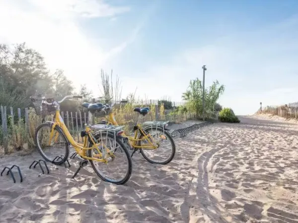 Kurzer Strandzugang auf dem Campingplatz Roan Le Serignan Plage.