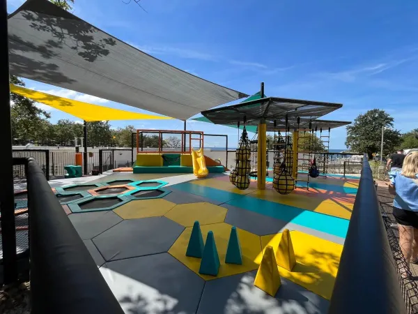 Sicherer Spielplatz für die Kleinsten auf dem Campingplatz Roan Bijela Uvala.