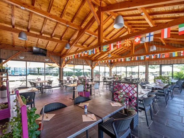 Restaurant auf dem Campingplatz Domaine des Bans.