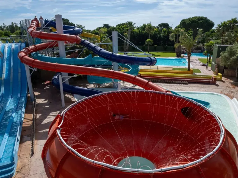 Wasserrutschen mit Eintritt auf dem Campingplatz „La Sirène“ in Roan.