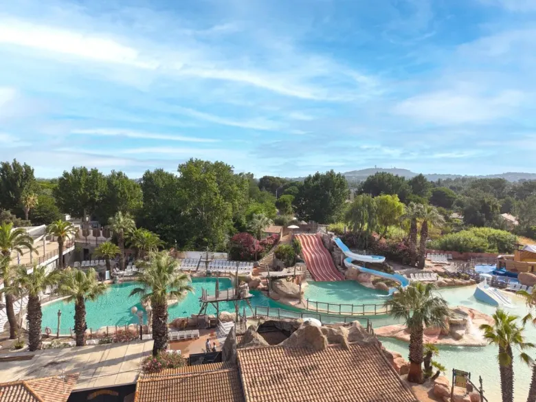 Übersicht über den Pool auf dem Campingplatz „Roan“ in Les Sables d'Or.