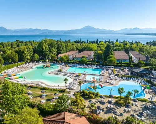 Übersicht der Schwimmbäder auf dem Roan Campingplatz Bella Italia.