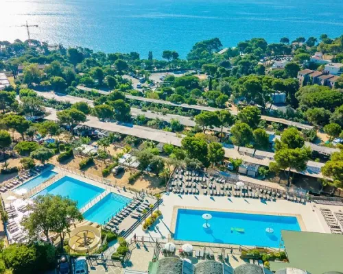 Übersicht der Schwimmbäder auf dem Roan Campingplatz Cala Gogo.