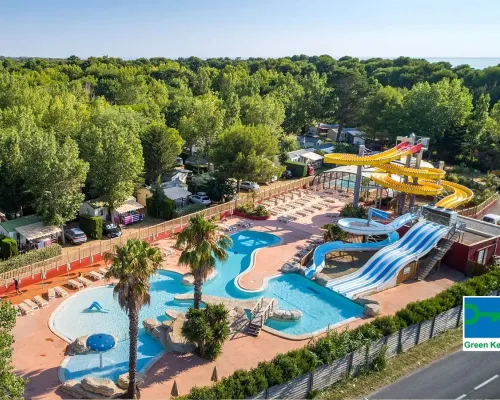Übersicht Pool des Campingplatzes Roan De Canet.