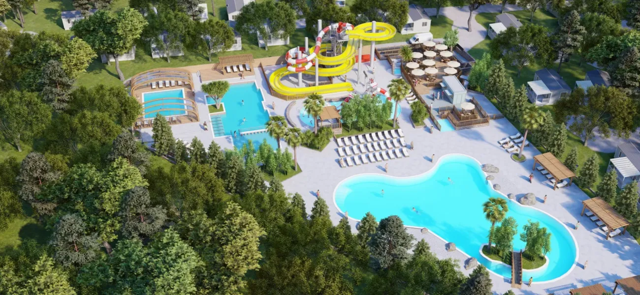 der Schwimmbadkomplex auf dem Campingplatz La Chapelle.